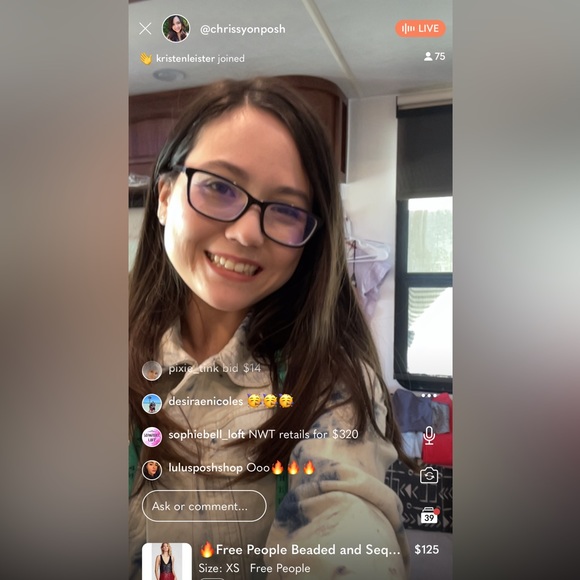 ✨ 𝐂𝐡𝐫𝐢𝐬𝐬𝐲 𝐢𝐬 𝐥𝐢𝐯𝐞 💛🖤BLACK FRIDAY DEALS!🎁LIKE To Be Notified! ❤️ - Picture 7 of 8